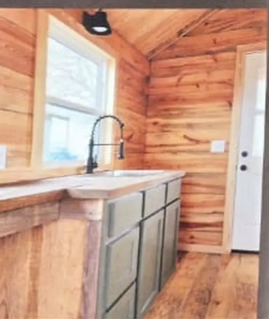 Kitchen wide — Timberstone solid-log cabin